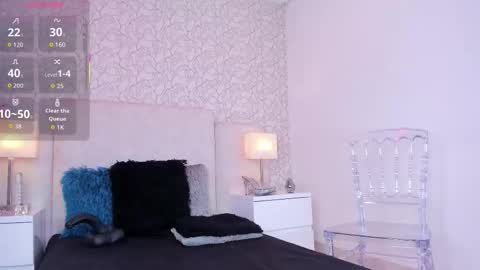 Claire Miller online show from November 15, 2025, 5:05 am