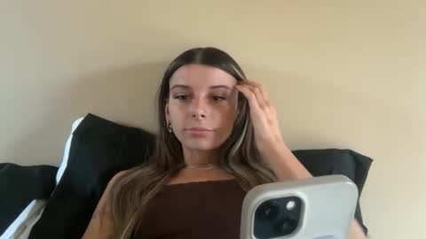 clairewalkerrr online show from December 3, 2025, 6:28 pm