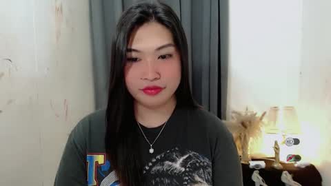 CLAIRE online show from October 2, 2025, 6:15 pm