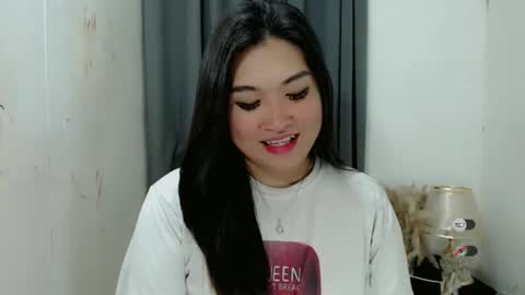 CLAIRE online show from October 20, 2025, 5:19 am