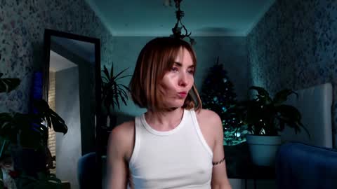 Snapshot of clara_bendover chatting on December 8, 2024, 6:17 pm Clara online show from December 8, 2024, 6:17 pm