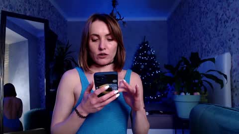 Snapshot of clara_bendover chatting on January 13, 2025, 6:49 pm Clara online show from January 13, 2025, 6:49 pm