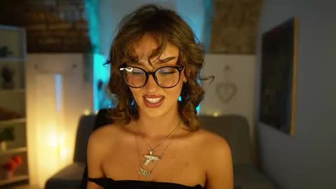 Snapshot of clara_smile chatting on February 11, 2025, 8:10 pm Clara smile online show from February 11, 2025, 8:10 pm