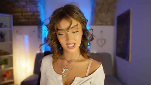 Snapshot of clara_smile chatting on February 13, 2025, 7:42 pm Clara smile online show from February 13, 2025, 7:42 pm