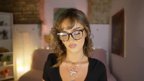 Snapshot of clara_smile chatting on February 21, 2025, 10:15 pm Clara smile online show from February 21, 2025, 10:15 pm