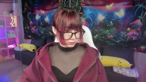 clarabenson online show from November 14, 2025, 8:07 pm