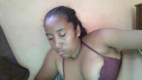 Clarah0123 online show from February 7, 2025, 10:08 am