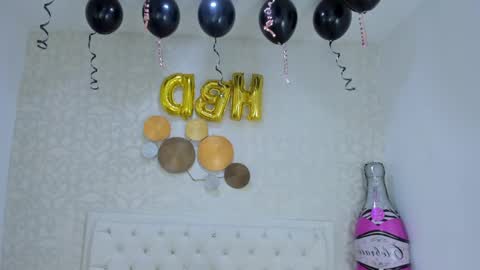 Snapshot of clarisse28 chatting on December 22, 2024, 7:31 pm Mistress Clarisse online show from December 22, 2024, 7:31 pm
