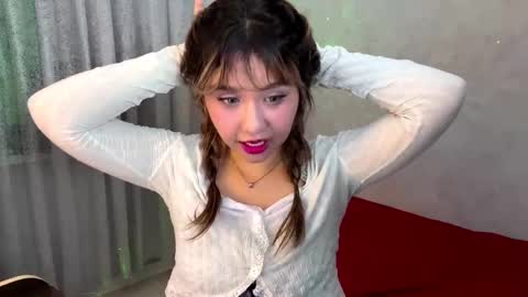 Snapshot of clary_cloud chatting on November 29, 2025, 6:11 pm Lara online show from November 29, 2025, 6:11 pm