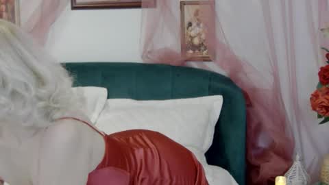 Classy Tinna online show from December 17, 2025, 5:57 am