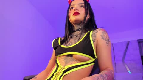 Snapshot of cleeoadams_ chatting on February 4, 2025, 7:29 am Cleo Adams online show from February 4, 2025, 7:29 am