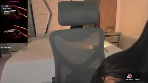 Snapshot of cleeoadams_ chatting on October 3, 2025, 5:26 am Cleo Adams online show from October 3, 2025, 5:26 am