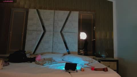 Snapshot of cleeoadams_ chatting on October 12, 2025, 4:11 am Cleo Adams online show from October 12, 2025, 4:11 am