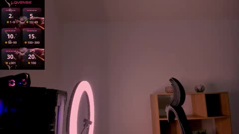 Snapshot of cleeoadams_ chatting on November 4, 2025, 4:44 am Cleo Adams online show from November 4, 2025, 4:44 am