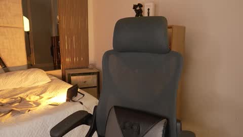 Snapshot of cleeoadams_ chatting on December 3, 2025, 4:42 am Cleo Adams online show from December 3, 2025, 4:42 am