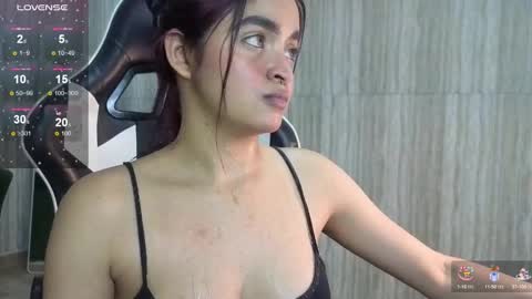 Snapshot of clementine_t chatting on September 19, 2025, 2:46 am Clementine online show from September 19, 2025, 2:46 am