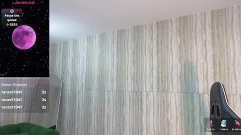 Snapshot of clementine_t chatting on October 3, 2025, 11:51 am Clementine online show from October 3, 2025, 11:51 am