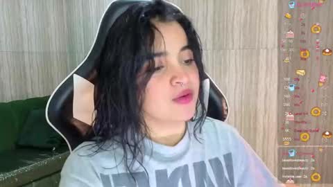 Snapshot of clementine_t chatting on October 25, 2025, 12:23 pm Clementine online show from October 25, 2025, 12:23 pm