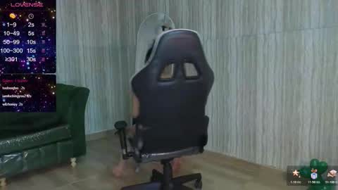 Snapshot of clementine_t chatting on November 15, 2025, 12:52 am Clementine online show from November 15, 2025, 12:52 am