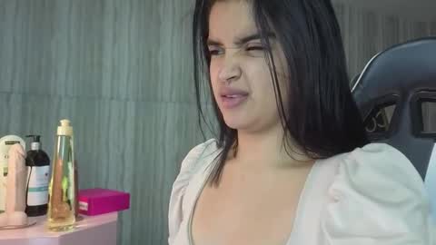 Snapshot of clementine_t chatting on November 29, 2025, 1:25 pm Clementine online show from November 29, 2025, 1:25 pm