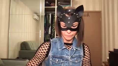 cleo_catra online show from September 24, 2025, 4:43 pm