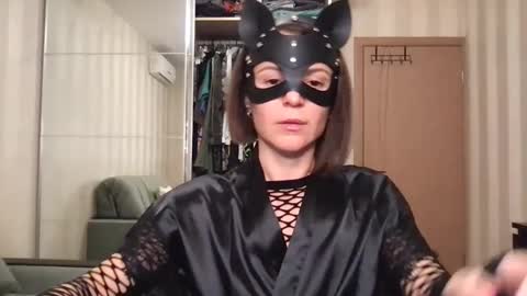 cleo_catra online show from September 28, 2025, 5:07 pm