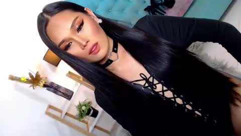 Cleo online show from November 14, 2025, 3:05 am