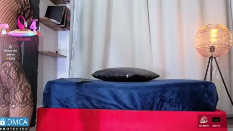 Clhoe online show from October 6, 2025, 3:15 am