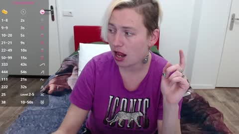 Syl  online show from February 3, 2025, 9:50 pm