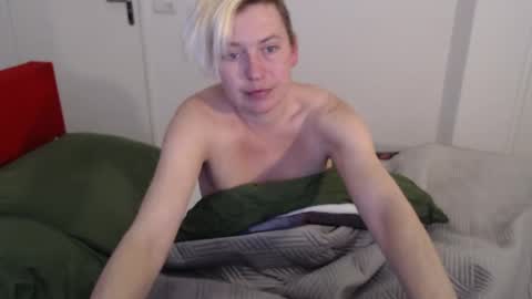 Syl  online show from February 7, 2025, 9:16 am