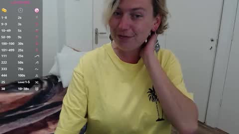 Syl  online show from October 1, 2025, 7:14 am