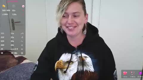 Syl  online show from November 23, 2025, 4:40 pm