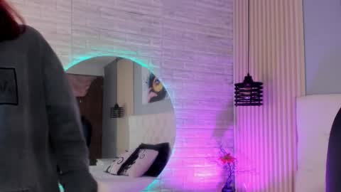 Snapshot of cloe__hills chatting on December 5, 2024, 12:22 pm Cloe online show from December 5, 2024, 12:22 pm