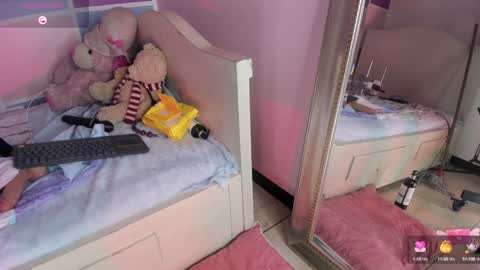 Cloe Leeee online show from December 12, 2024, 6:47 am