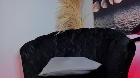 Cloe online show from November 28, 2025, 6:32 pm