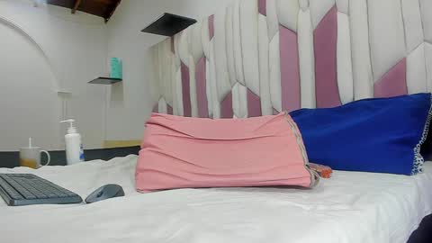 Snapshot of cloe_stanfort chatting on January 21, 2025, 10:19 pm Cloe Stanfort online show from January 21, 2025, 10:19 pm