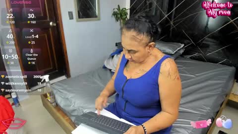 Snapshot of cloee_rabbyt chatting on January 12, 2025, 5:54 pm CLOE online show from January 12, 2025, 5:54 pm