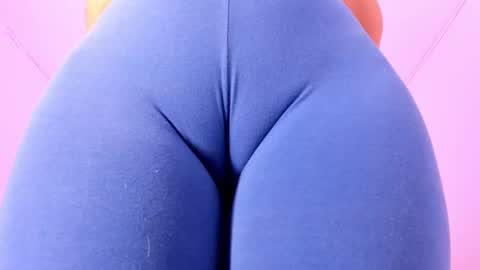 cloe online show from November 6, 2025, 12:39 pm