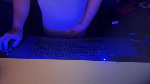 Snapshot of cloudy_dayz69 chatting on November 5, 2025, 8:14 am Cloudy Dayz online show from November 5, 2025, 8:14 am