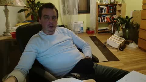 Snapshot of clouplefun chatting on January 28, 2025, 6:27 am clouplefun online show from January 28, 2025, 6:27 am