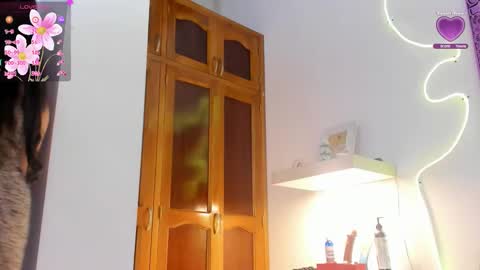 cmila0713 online show from November 12, 2025, 12:33 am