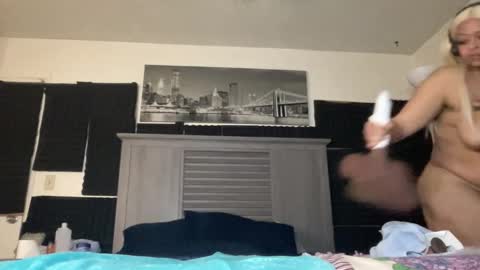 Snapshot of cocanutt_ chatting on December 3, 2025, 1:42 pm CocaNutt online show from December 3, 2025, 1:42 pm