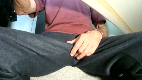 Ask me  online show from January 31, 2025, 9:37 pm