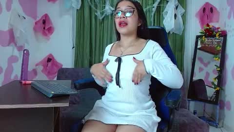 coco_dam online show from October 21, 2025, 12:28 pm