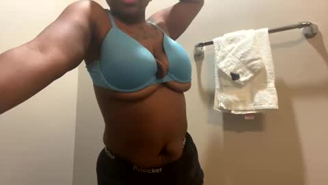 Snapshot of cocochanel197941 chatting on December 3, 2025, 1:09 pm chanel online show from December 3, 2025, 1:09 pm