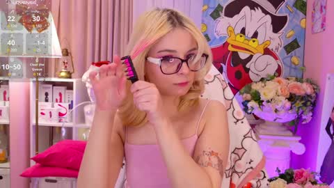 Mia online show from December 10, 2024, 9:22 pm