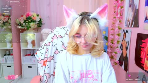 Mia online show from January 17, 2025, 9:06 pm