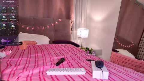 Mia online show from March 2, 2025, 6:27 am