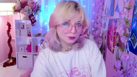 Mia online show from December 17, 2025, 9:10 pm