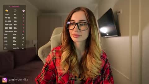 Snapshot of coconutaura chatting on October 6, 2025, 4:48 pm Anna online show from October 6, 2025, 4:48 pm